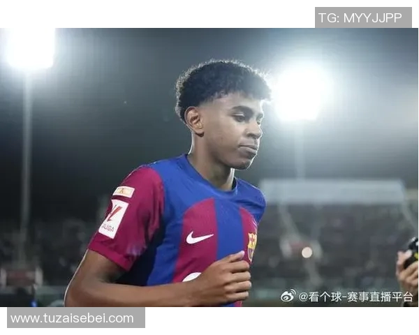 网红挑战足球明星谁能胜出引发全民热议与关注