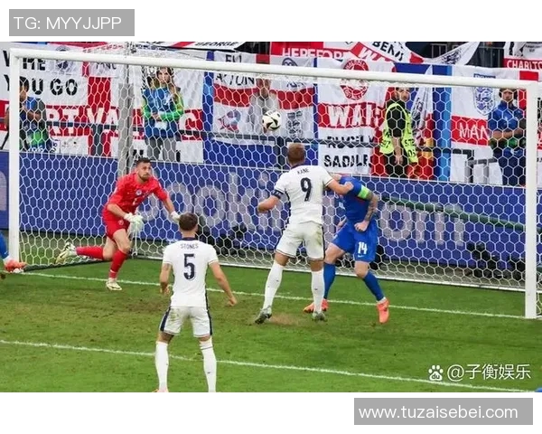 在天堂的绿茵场上足球明星们的传奇与梦想交织 在天堂的绿茵场上足球明星们的传奇与梦想交织