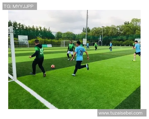 灿烈与足球明星们的精彩合影展现运动魅力与友谊的完美结合 灿烈与足球明星们的精彩合影展现运动魅力与友谊的完美结合